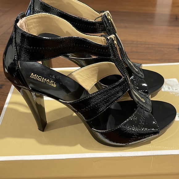 MICHEAL KORS heels size 39 - Picture 2 of 5